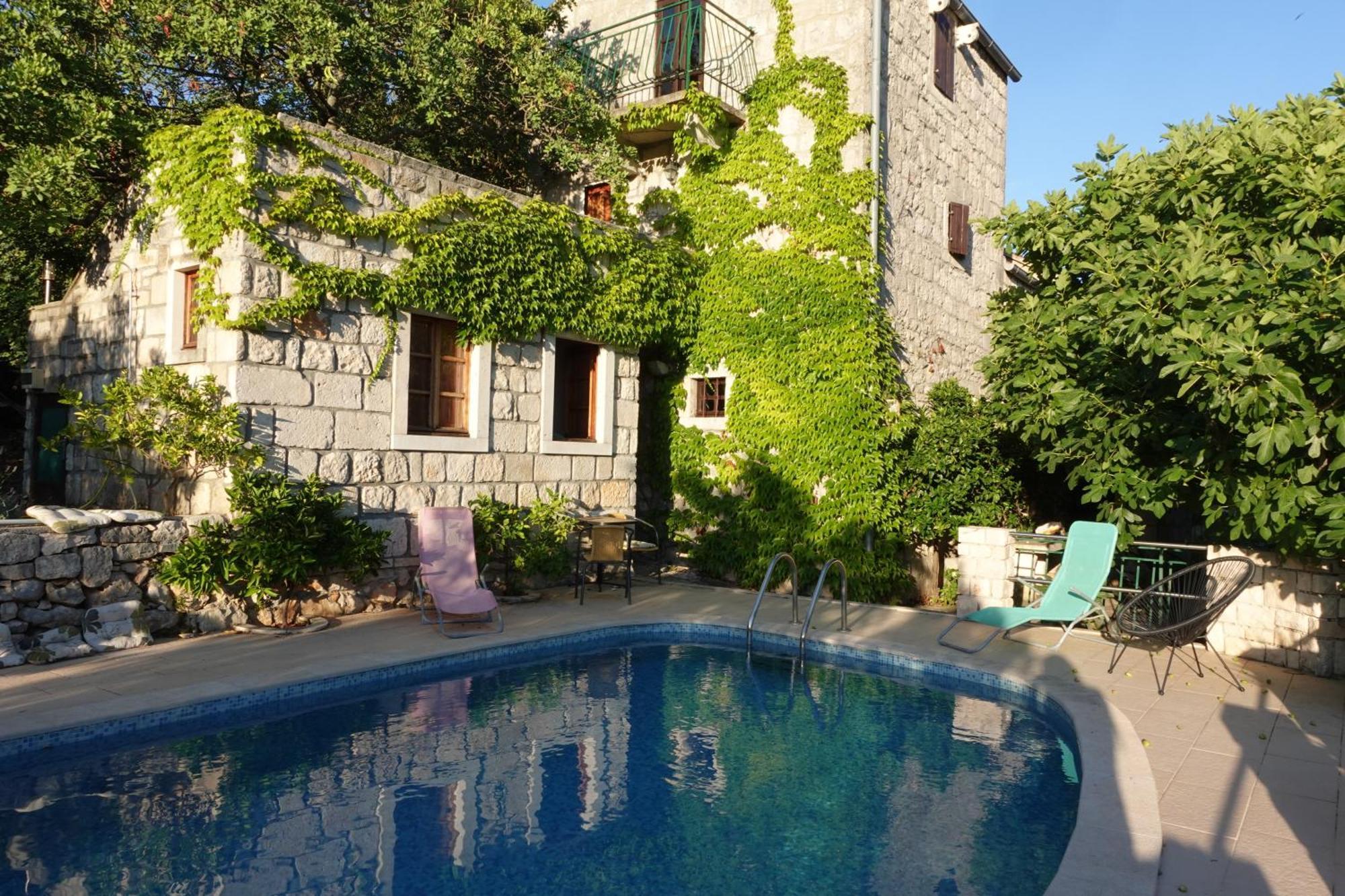 Holiday Home Villa Kastel Zrnovo Exterior photo
