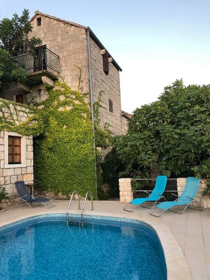 Holiday Home Villa Kastel Zrnovo Exterior photo
