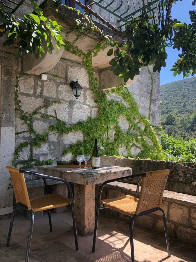 Holiday Home Villa Kastel Zrnovo Exterior photo